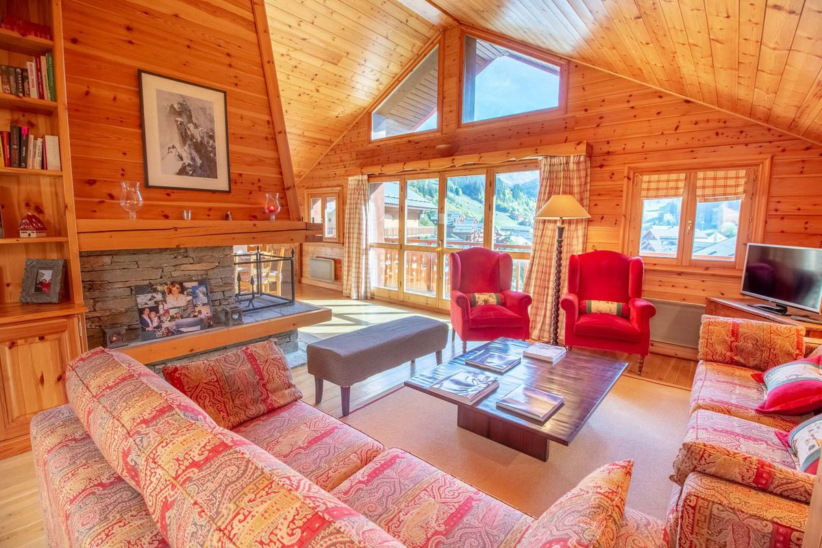 Appartement spacieux · Cur station · Balcon · Parking