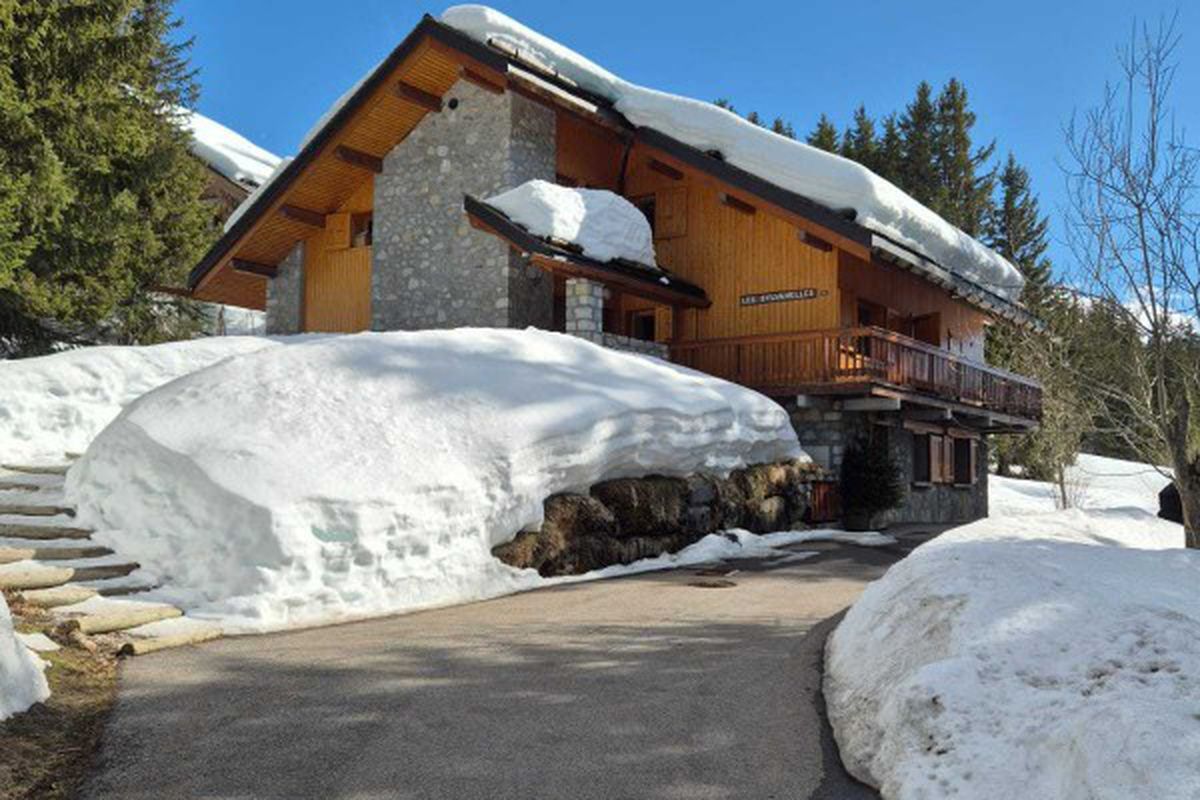 Appartement fonctionnel et lumineux · Ski aux pieds · Vue montagne · Balcon - Quartier de l'altiport, ideal pour les enfants