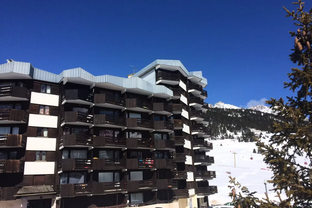 1 Pièce 6 Personnes