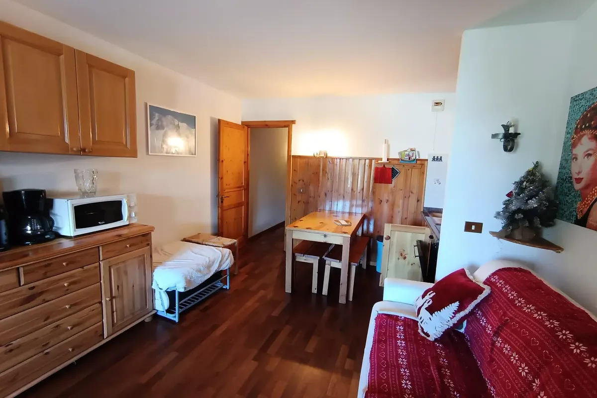 1 Pièce 4 Personnes