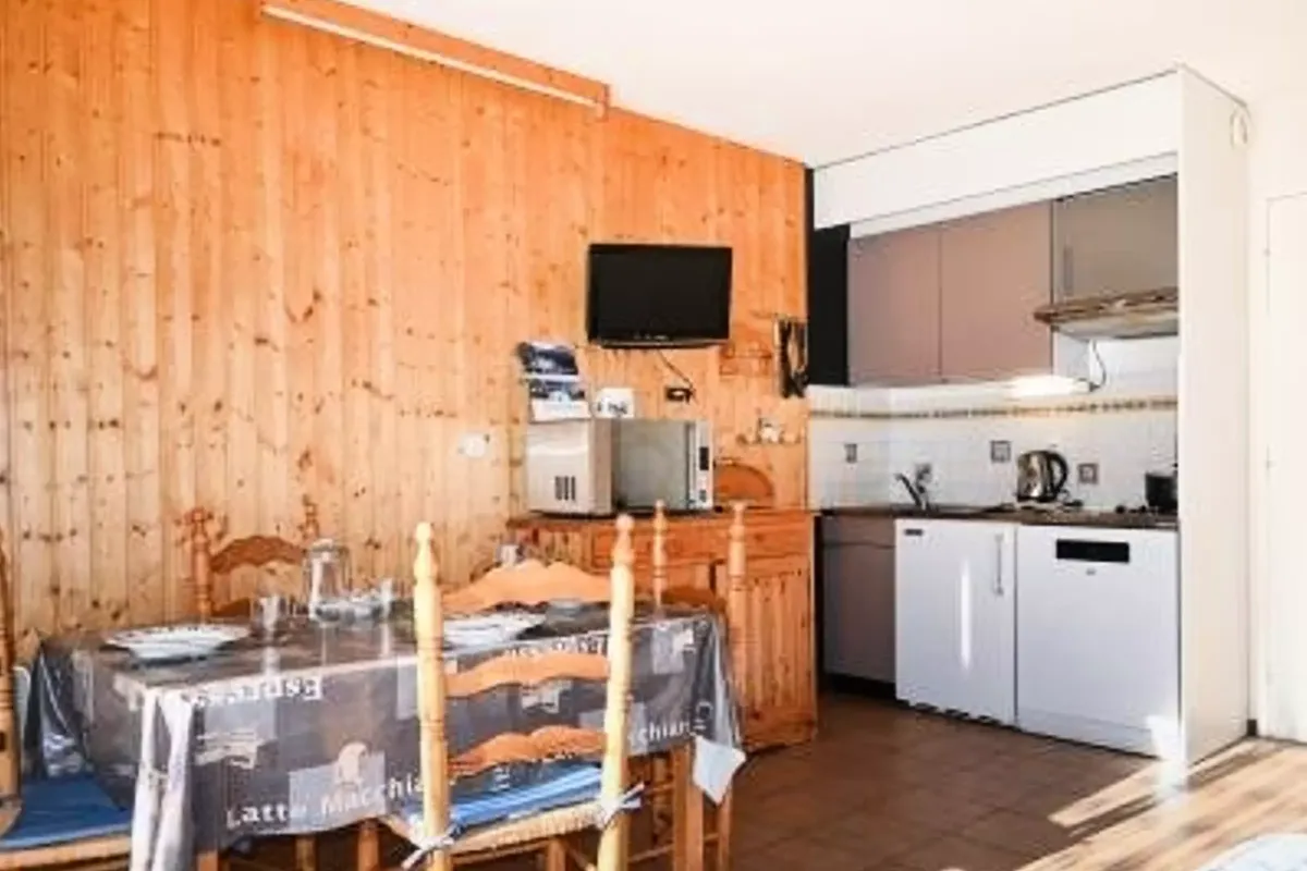 1 Pièce 4 Personnes