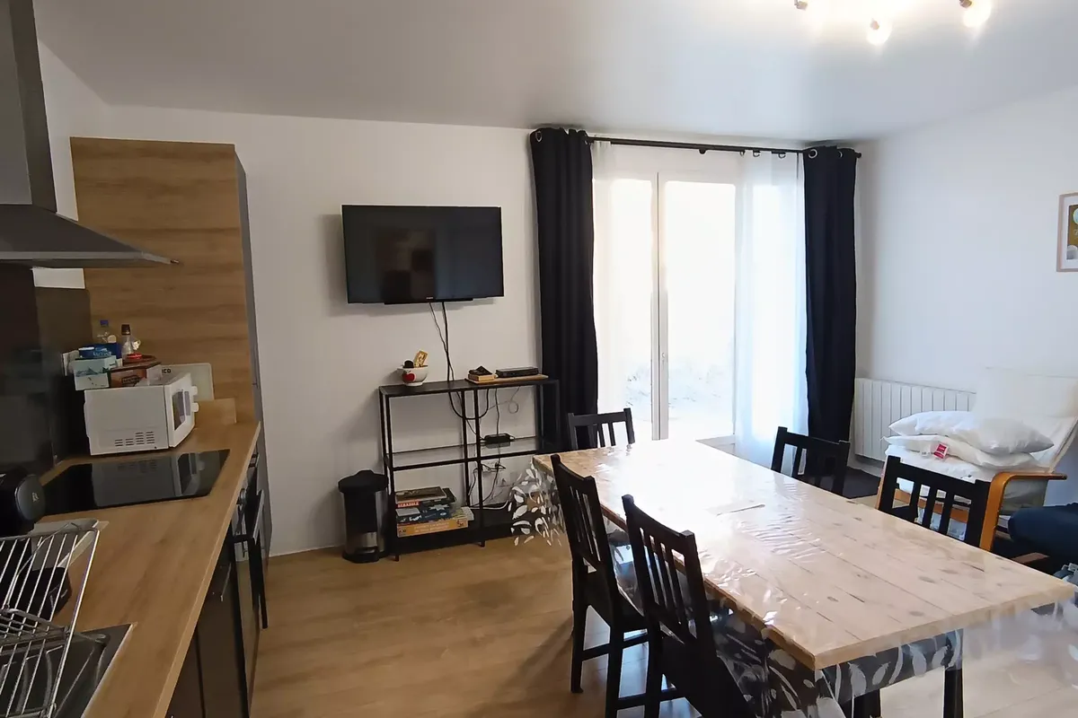 1 Pièce 6 Personnes