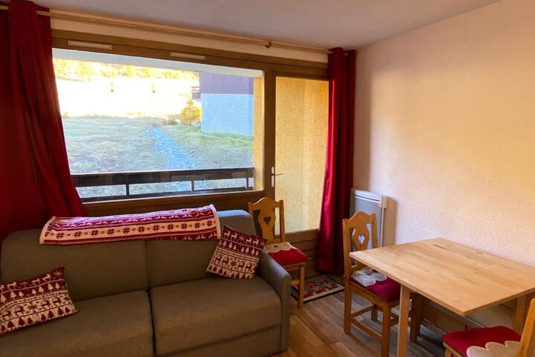 1 Pièce 4 Personnes