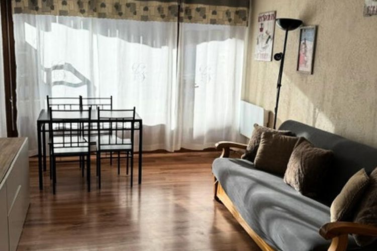 1 Pièce 4 Personnes