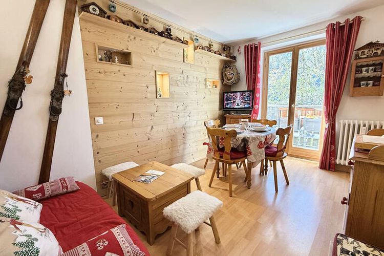 3 Pièces 6 Personnes