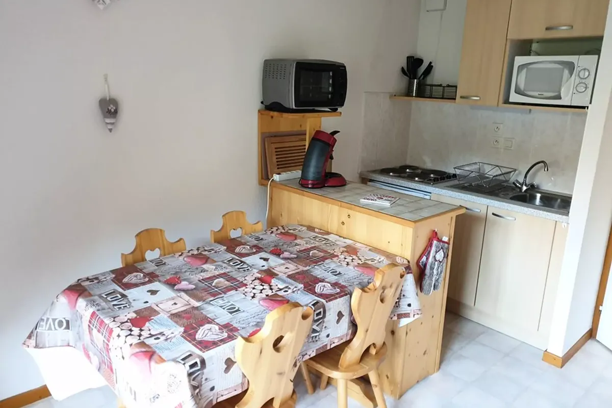 1 Pièce 4 Personnes