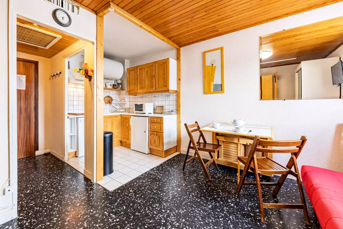 1 Pièce 4 Personnes