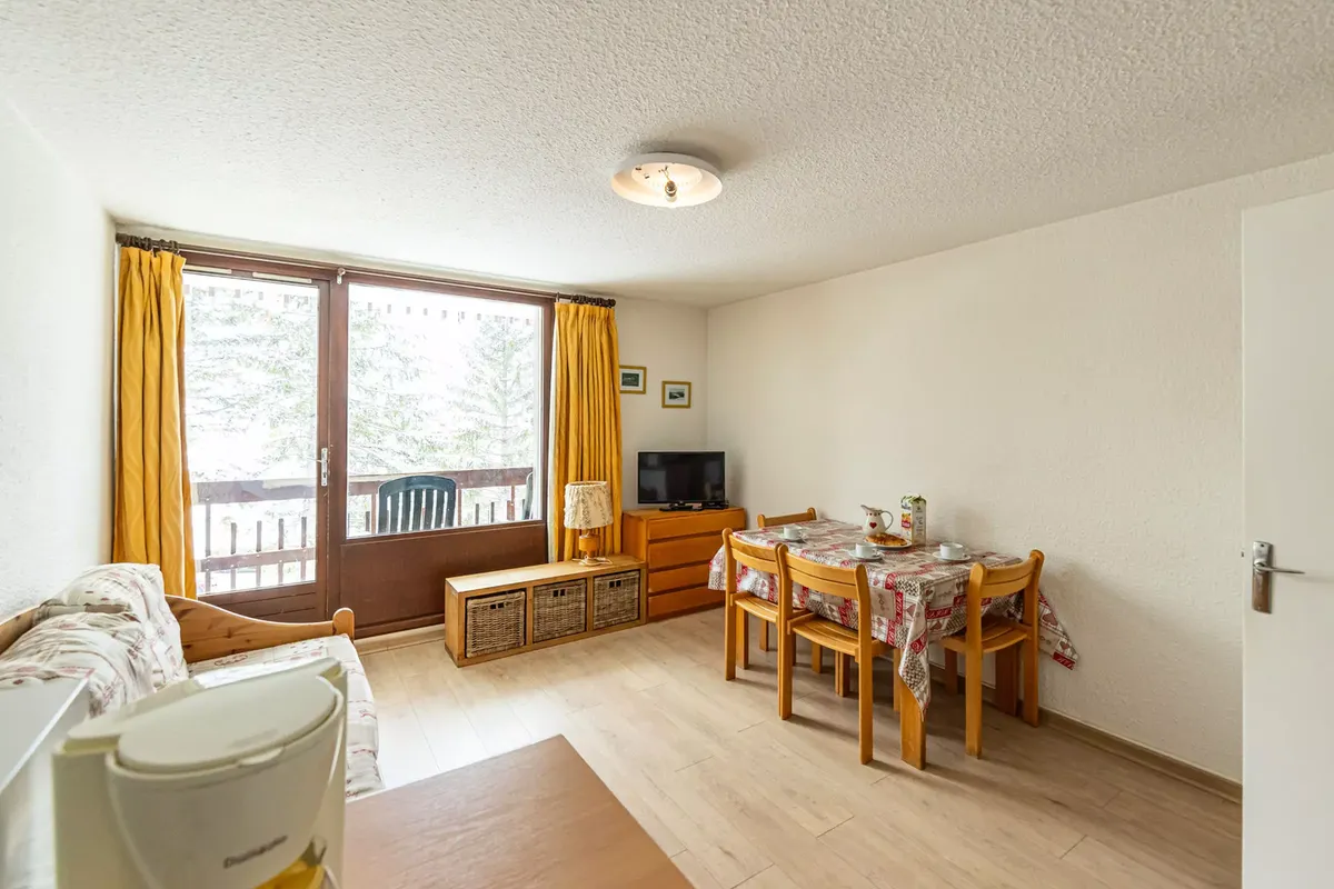 1 Pièce 4 Personnes