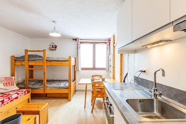 1 Pièce 4 Personnes