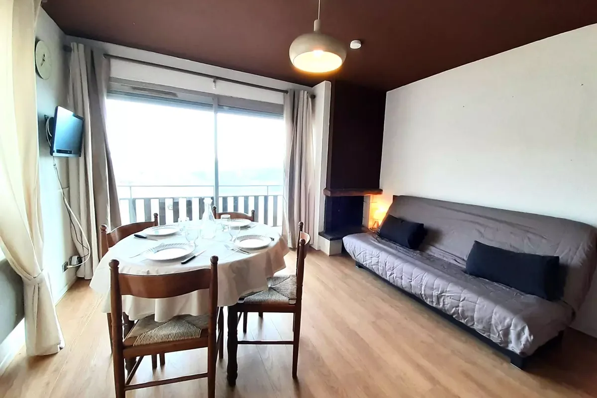 1 Pièce 4 Personnes