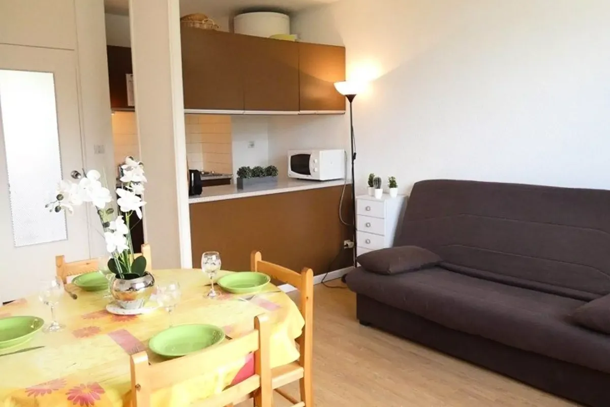 1 Pièce 4 Personnes