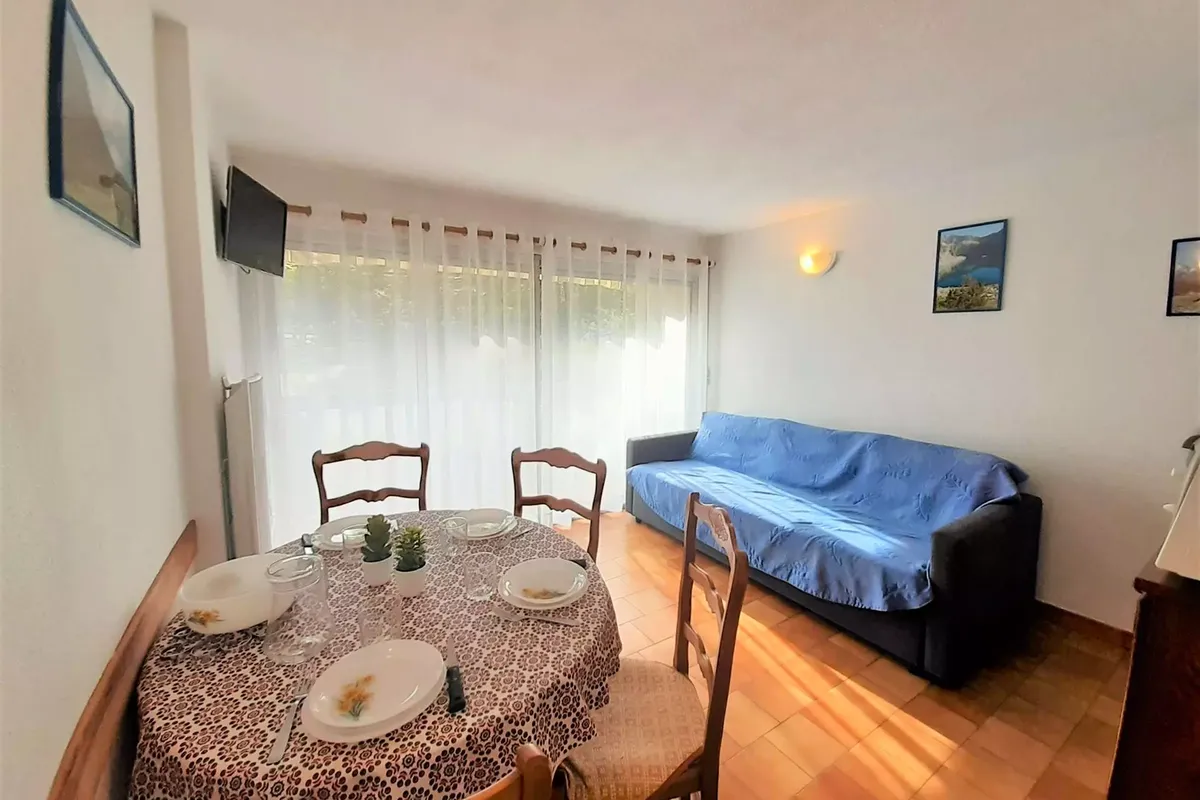 2 Pièces 6 Personnes