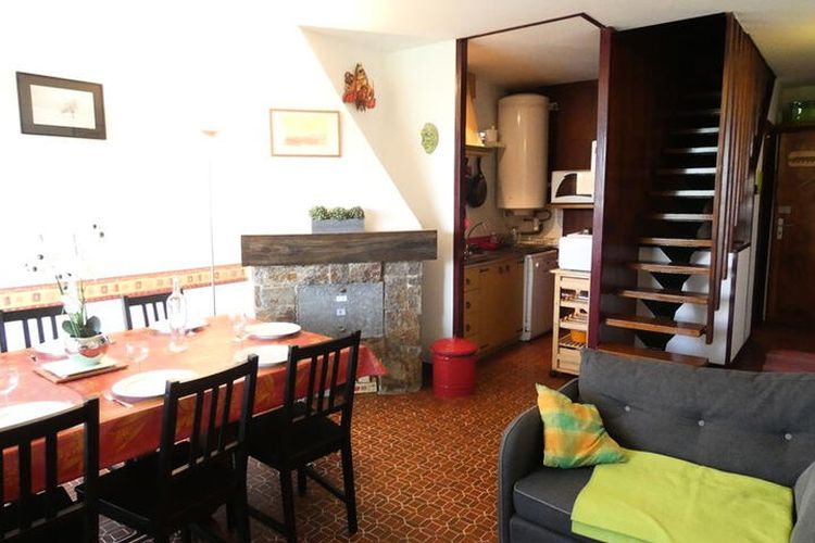 3 Pièces 9 Personnes