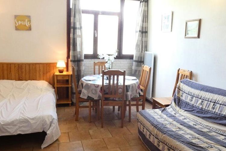 1 Pièce 4 Personnes