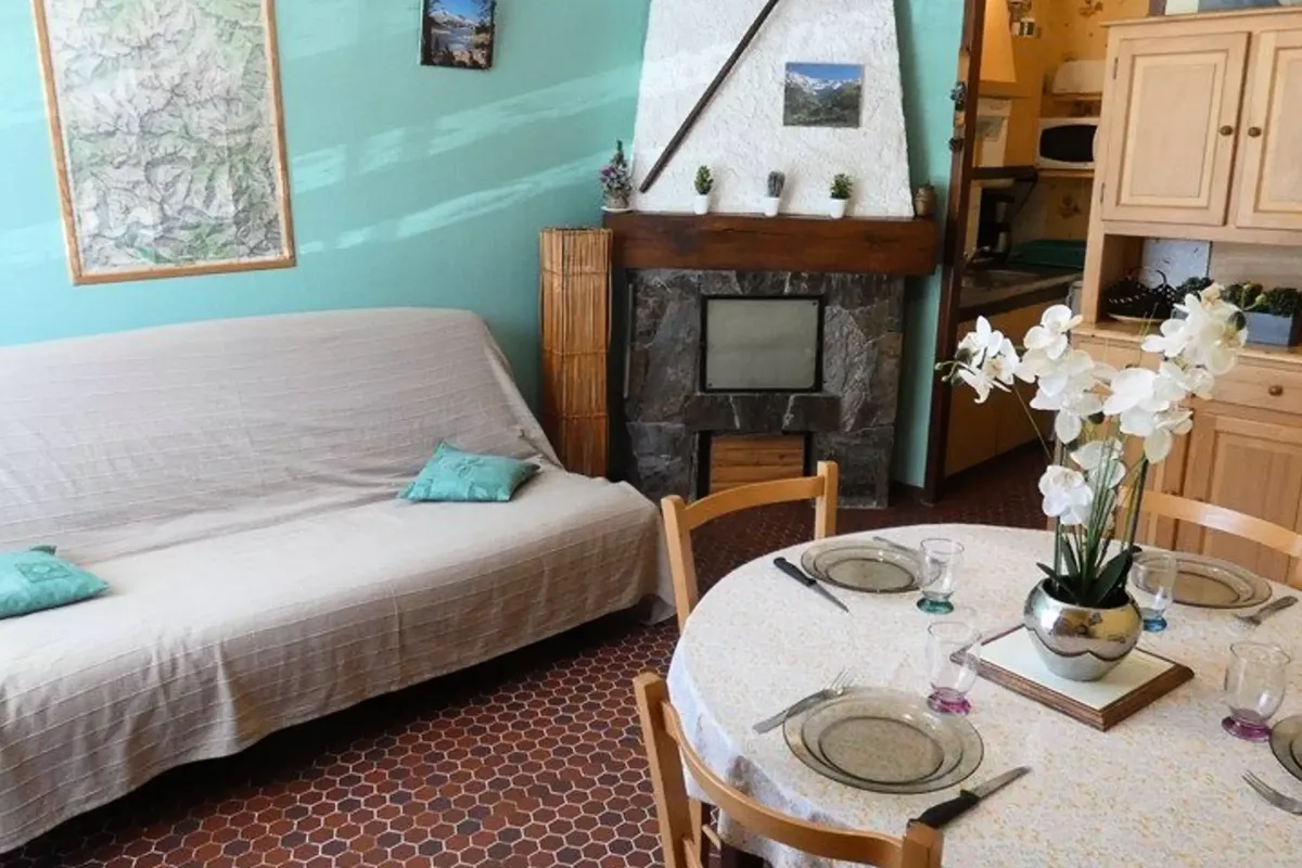 1 Pièce 4 Personnes