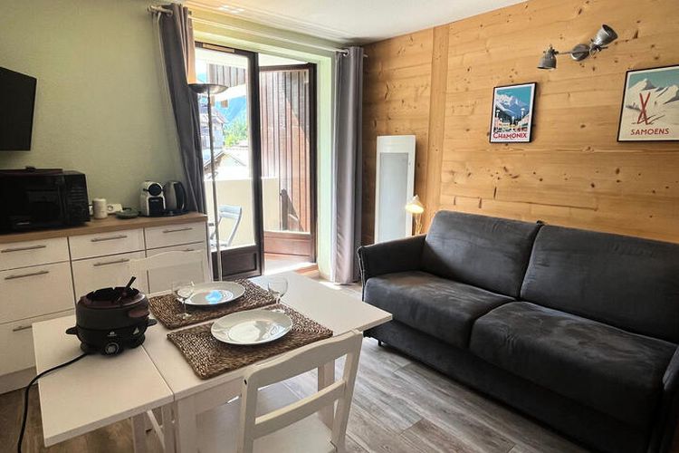 1 Pièce 4 Personnes