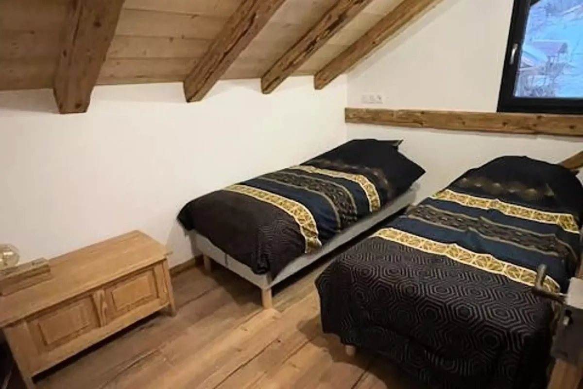 1 Pièce 4 Personnes