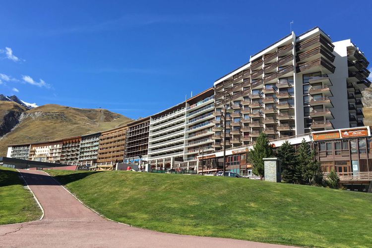 Appartement rénové · Proche des pistes et des commerces · Balcon vue dégagée sur le lac & le glacier
