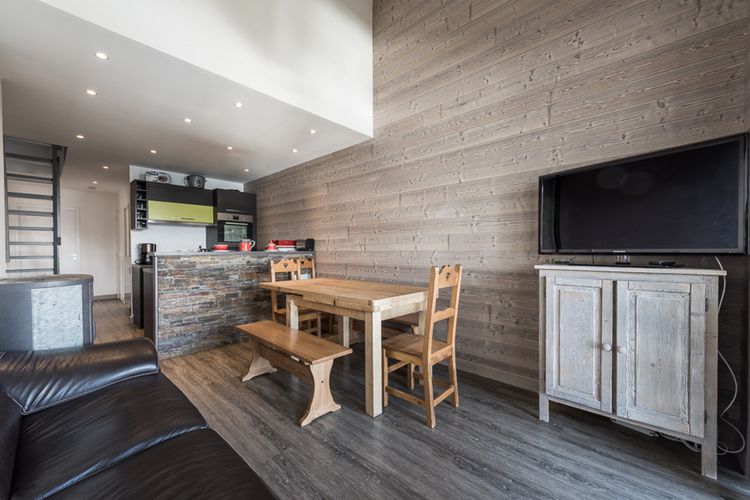 Duplex rénové · Départ et retour skis aux pieds · Balcon