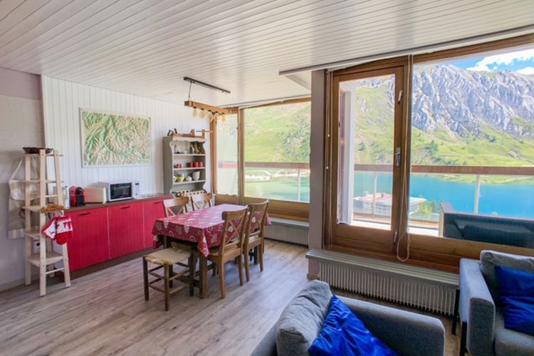 Appartement lumineux · Proches des pistes · Balcon vue lac