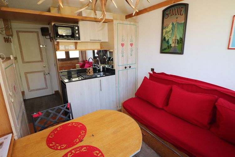 Studio confortable · Proches de pistes et commerces · Balcon avec vue