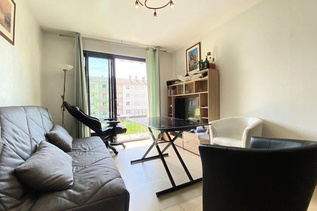 3 Pièces 6 Personnes