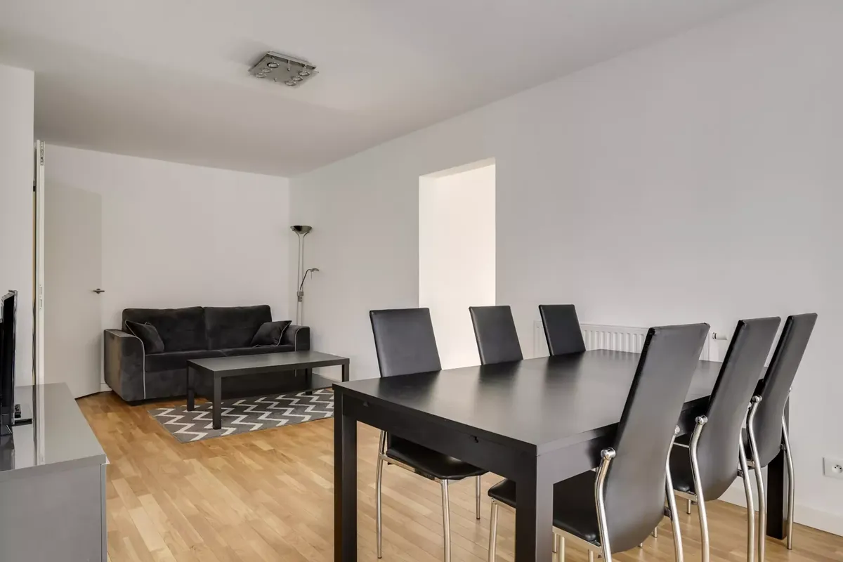 4 Pièces 8 Personnes