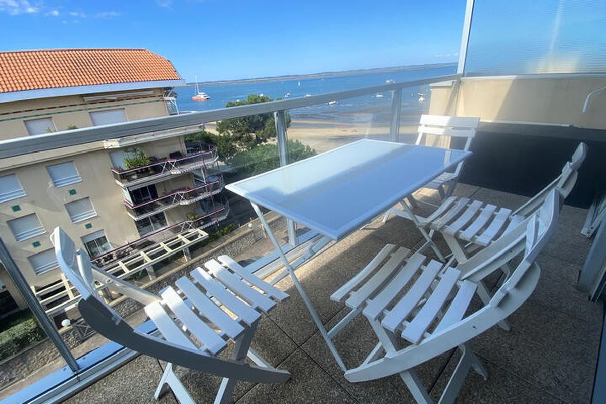 1 Pièce 4 Personnes