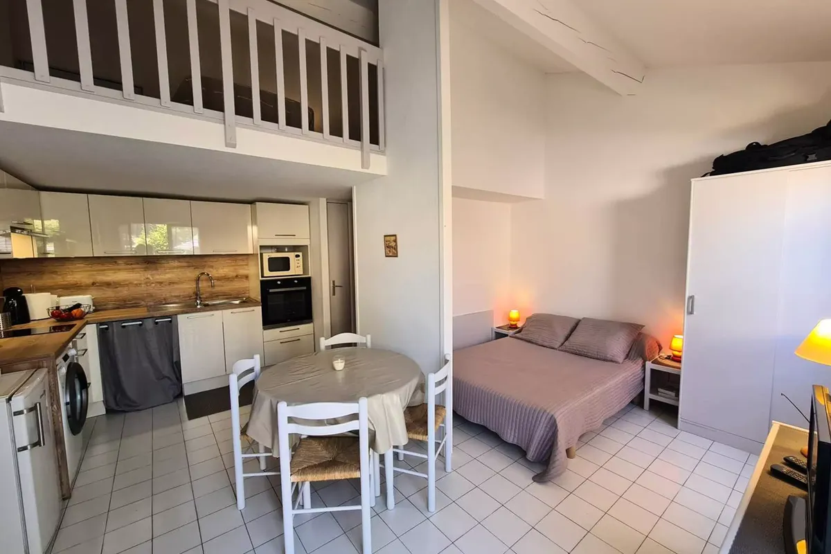 1 Pièce 4 Personnes