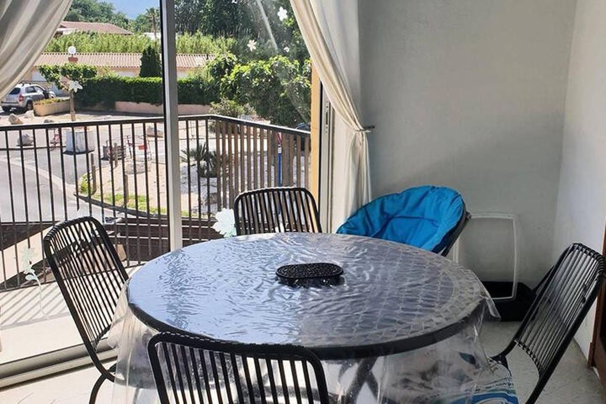 1 Pièce 4 Personnes