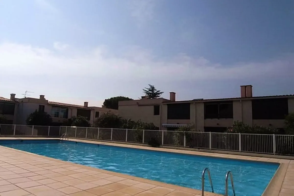 1 Pièce 4 Personnes