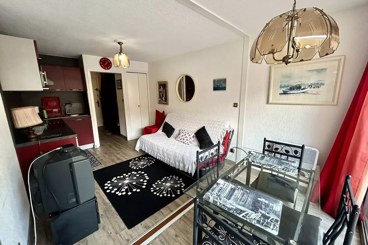 1 Pièce 4 Personnes