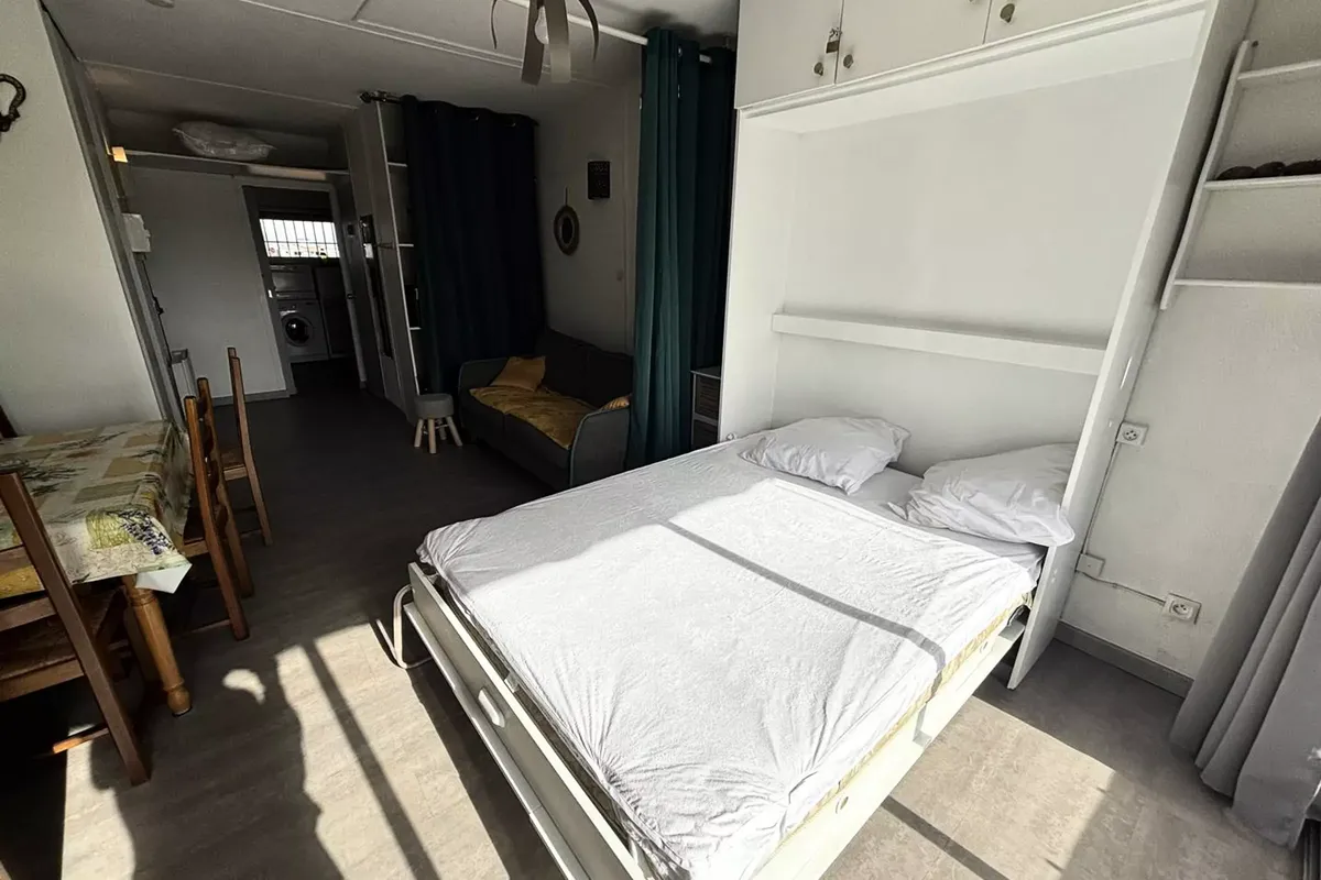 1 Pièce 4 Personnes