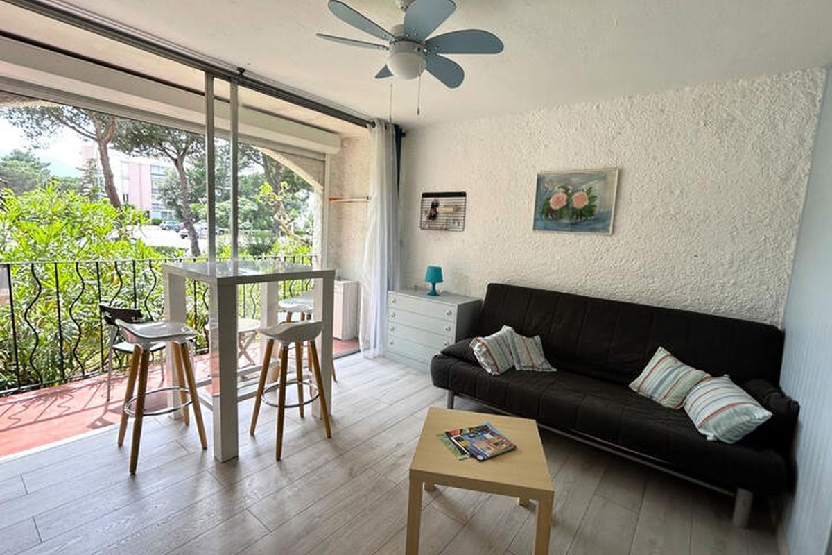 1 Pièce 4 Personnes