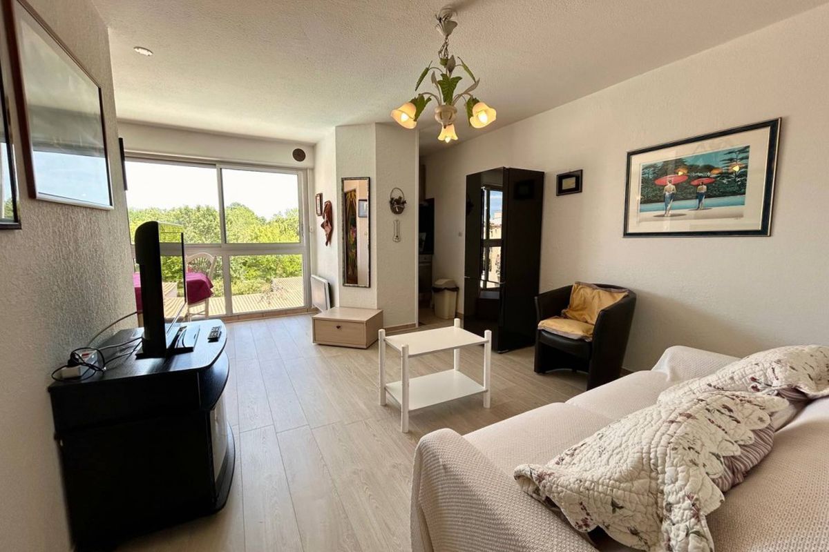 Bel appartement T2 dans résidence sécurisée avec piscine  Centre Plage - Le palais d'été