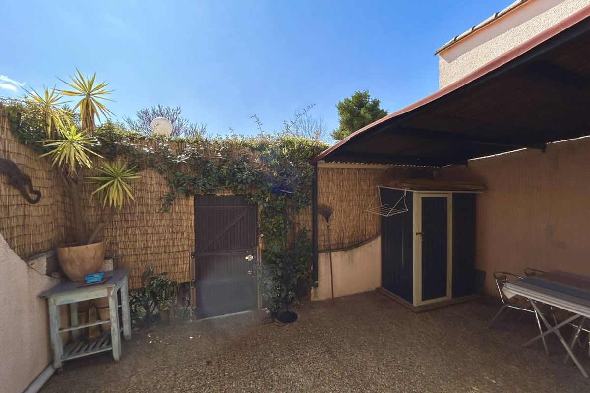 Pavillon avec mezzanine et grande terrasse ensoleillée - Les lavandines