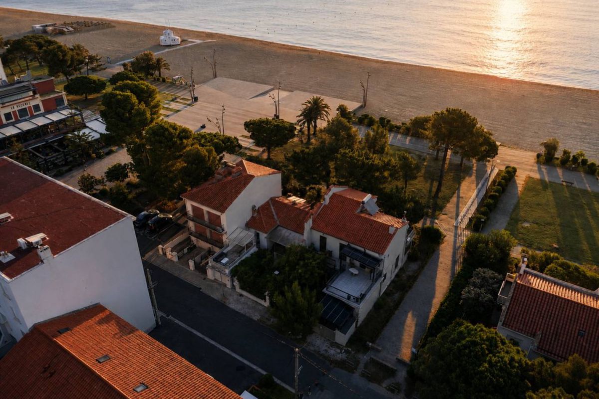 Villa dexception front de mer climatisée avec jardin