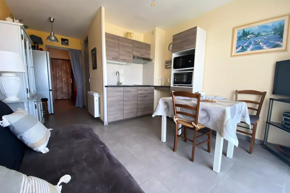 1 Pièce 4 Personnes