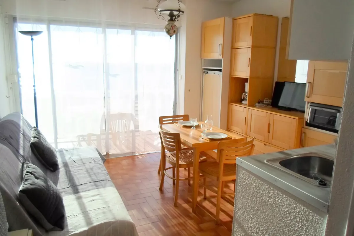 1 Pièce 4 Personnes