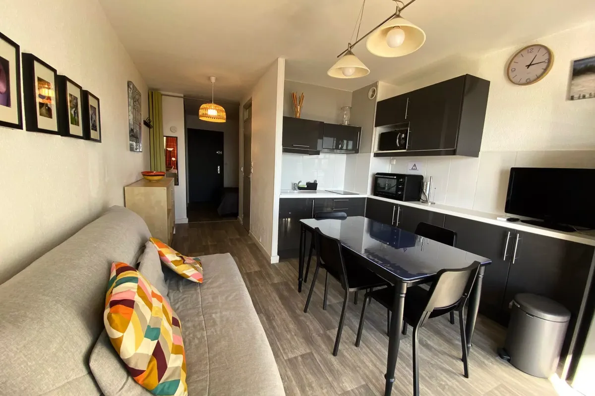 1 Pièce 4 Personnes