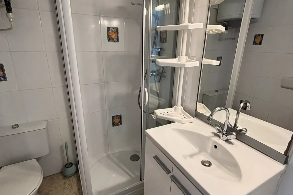 1 Pièce 4 Personnes