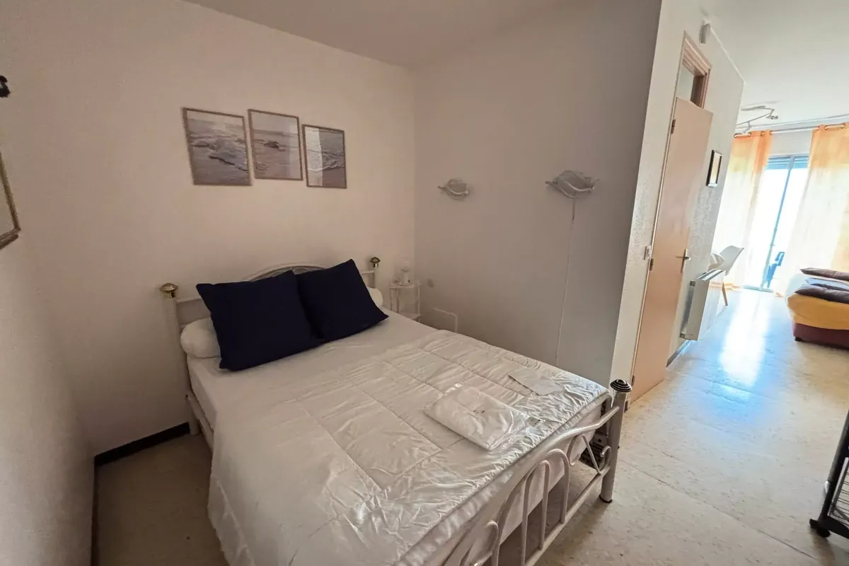 1 Pièce 4 Personnes