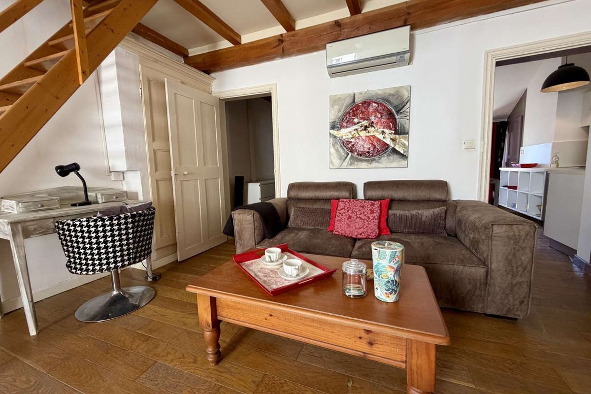 BASTIA centre Appartement avec mezzanine climatisé