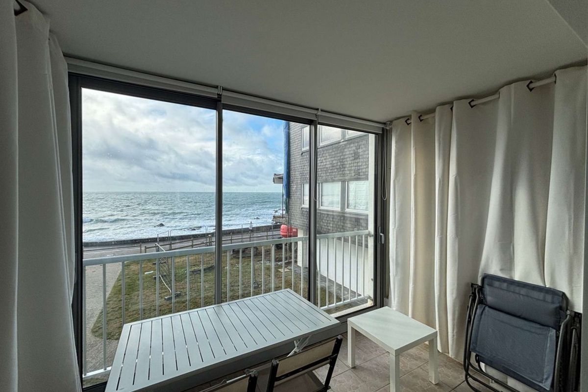 Appartement traversant  2 pièces  cabine  FACE MER BATZ SUR MER - Ker devenneck