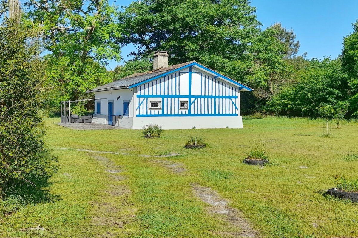 Maison Großes Ferienhaus in Mézos mit Großer Terrasse