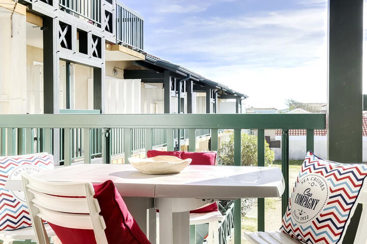 1 Pièce 4 Personnes