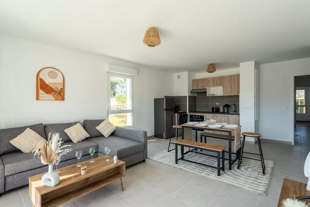 4 Pièces 8 Personnes