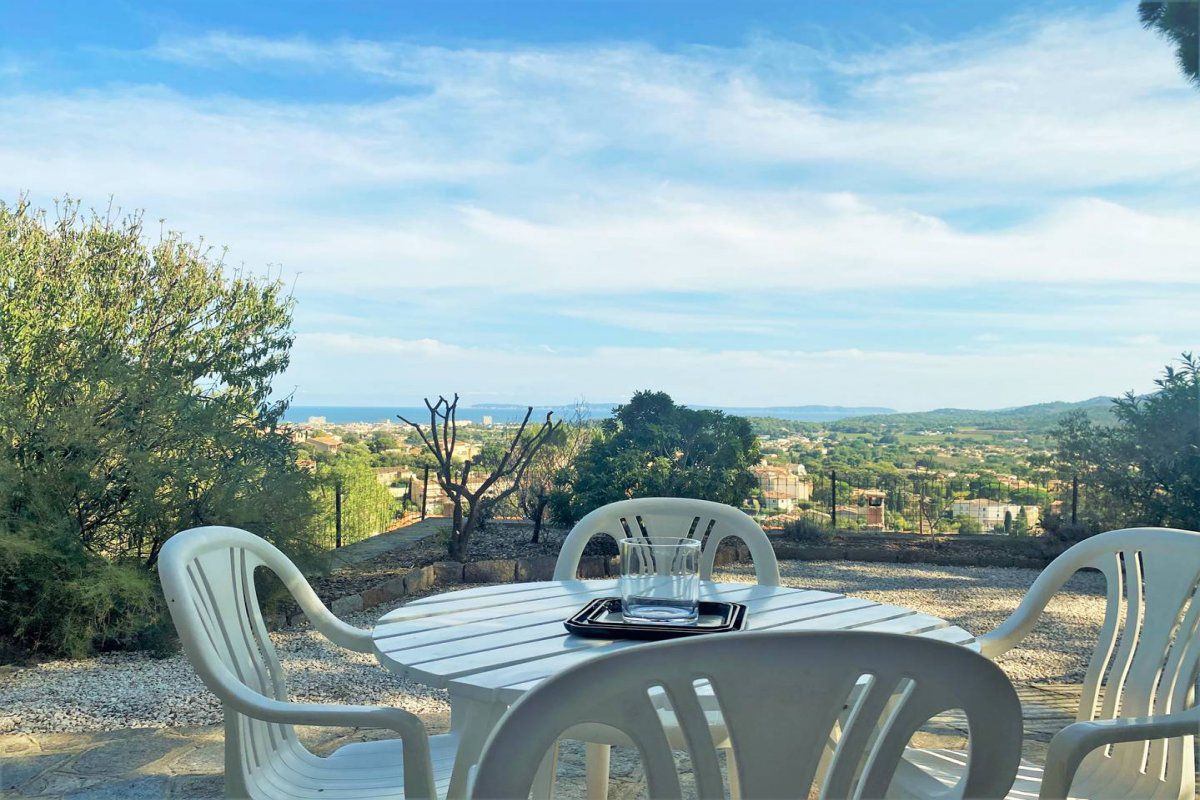 Appartement 3 pièces 4 couchages BORMES-LES-MIMOSAS - Mont des roses