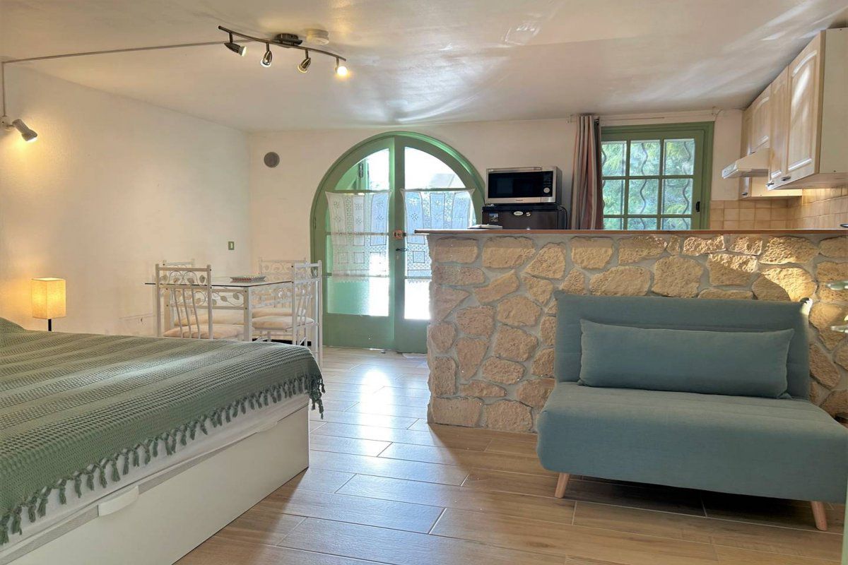 Appartement Studio 2 couchages BORMES LES MIMOSAS