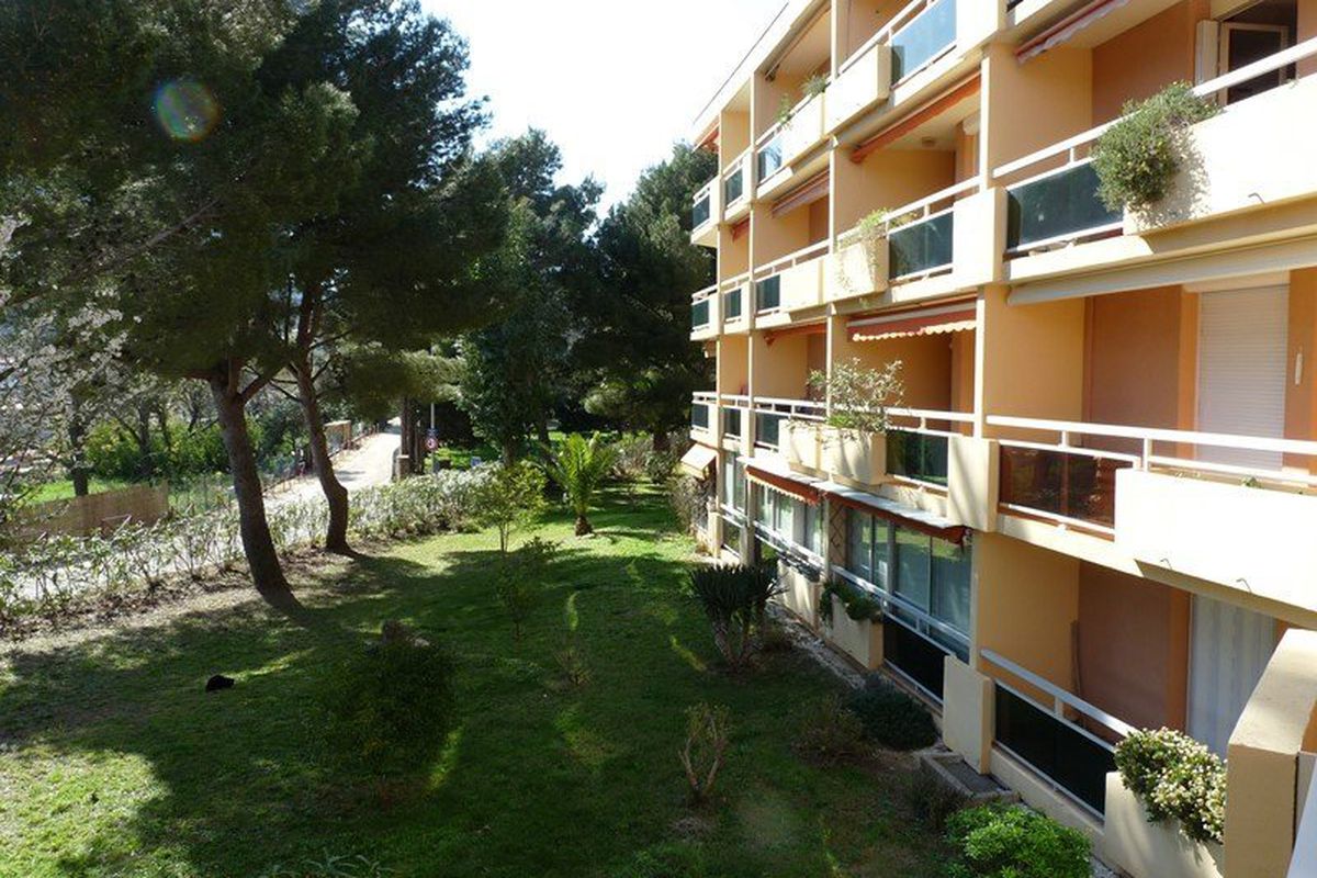 Appartement studio 2 couchages BORMES LES MIMOSAS - Cote d'azur v
